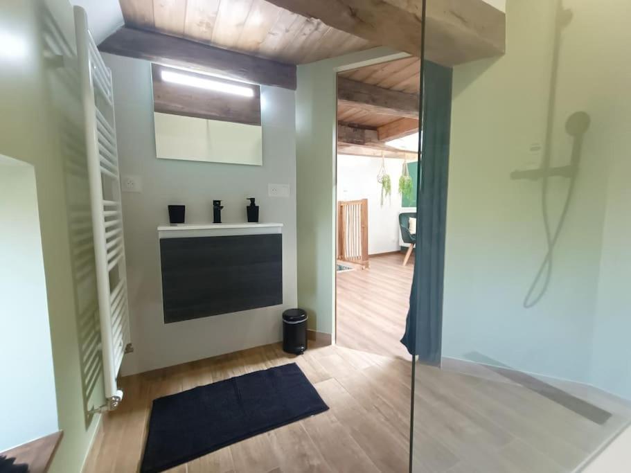 Appartement Independant La Tour Des Tuileries Aydoilles Eksteriør bilde