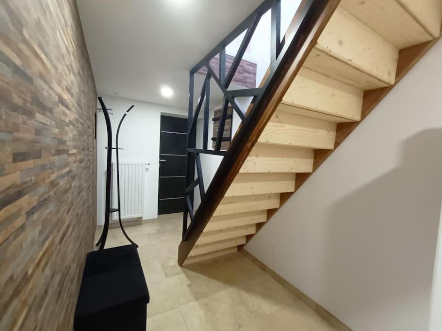 Appartement Independant La Tour Des Tuileries Aydoilles Eksteriør bilde