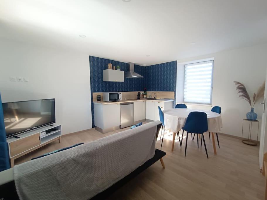 Appartement Independant La Tour Des Tuileries Aydoilles Eksteriør bilde